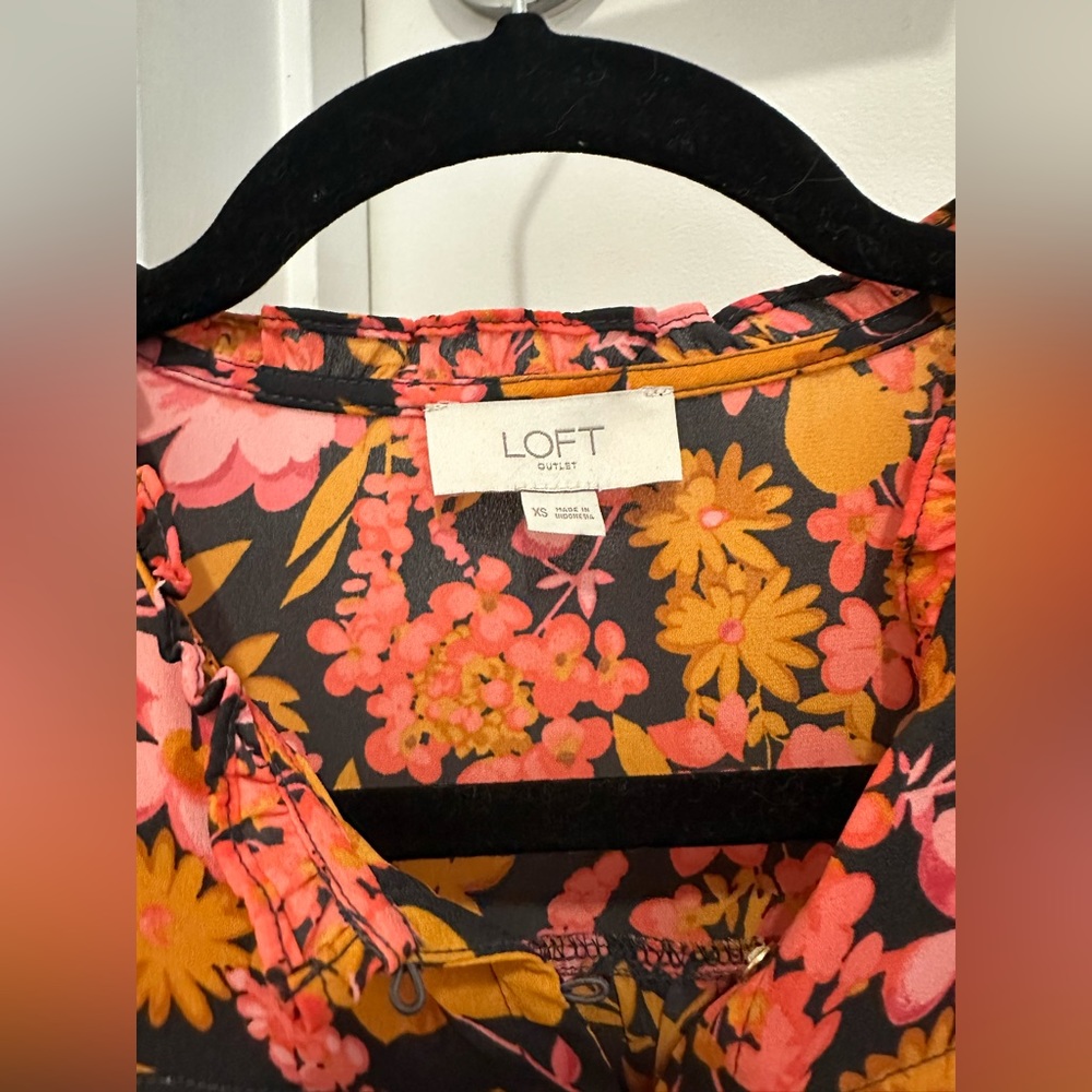Loft Floral Blouse - Picture 3 of 4